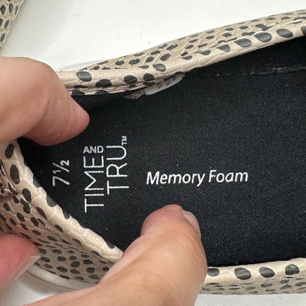 Time And Tru Memory Foam Slip-On Flats Size 7.5 - image 5